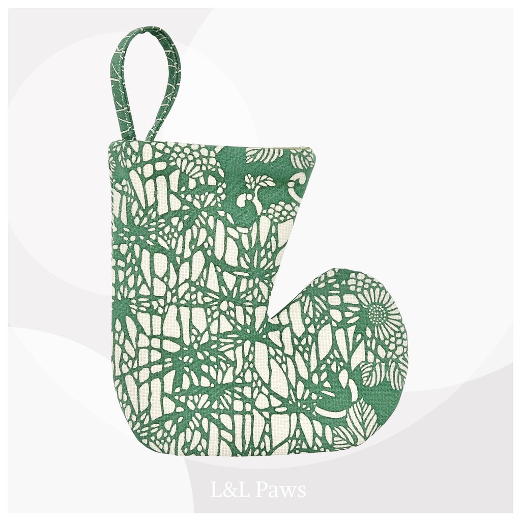 Chrysanthemum 菊 - Silk Ribbon Bow Tie & Christmas Stocking Set - Day 11